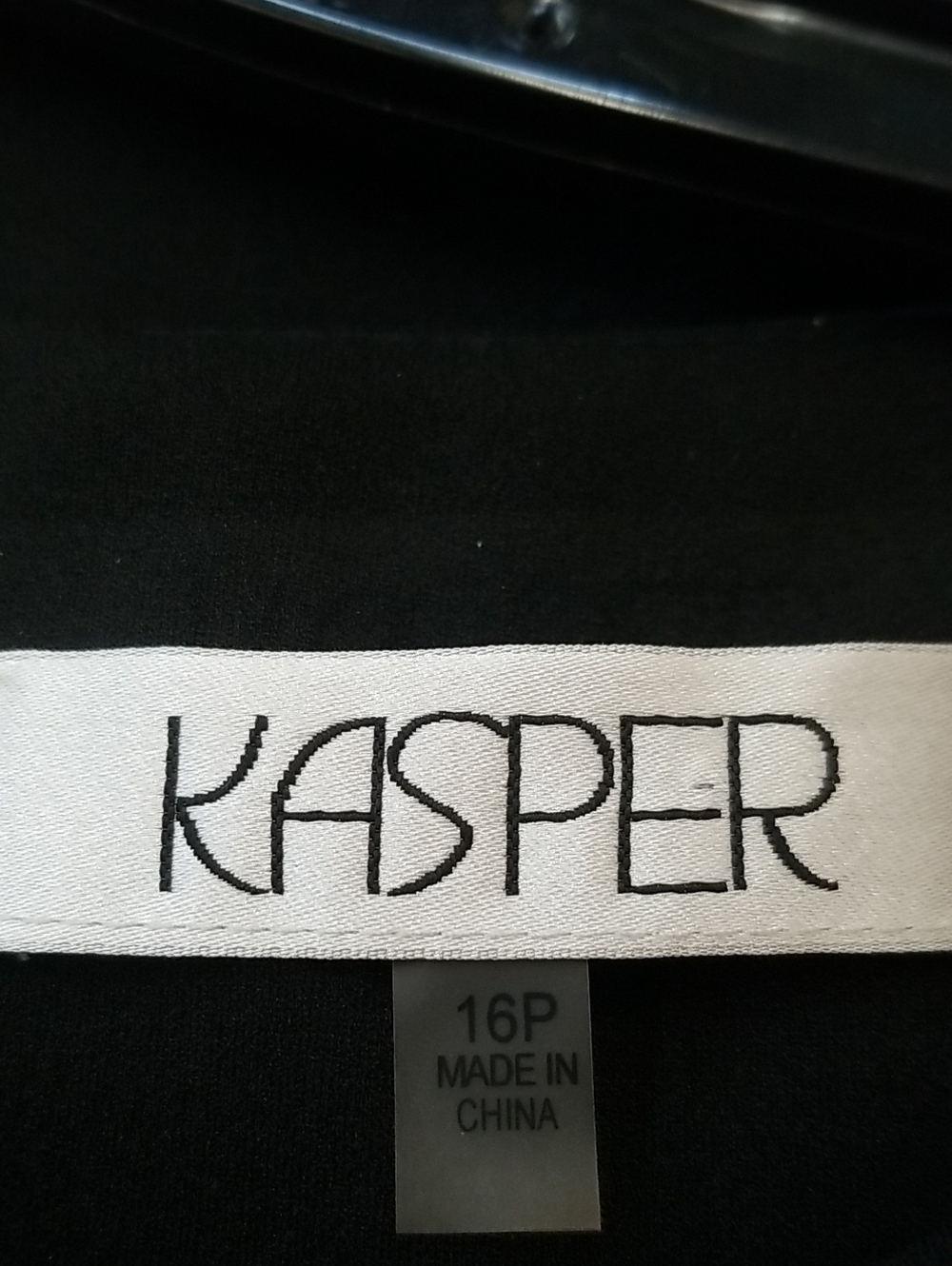 Kasper Black Dress. Scalloped Sleeves And Hem. Size 16P - Picture 6 of 8